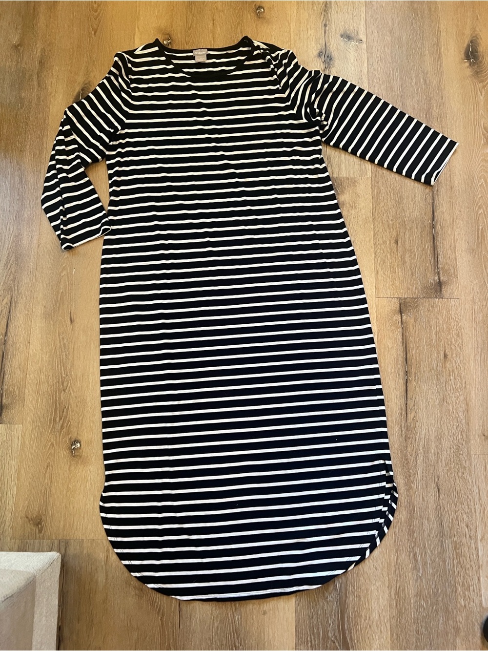 Chico’s Size 2 (Large) Black & White Striped Long Sleeve Maxi Dress